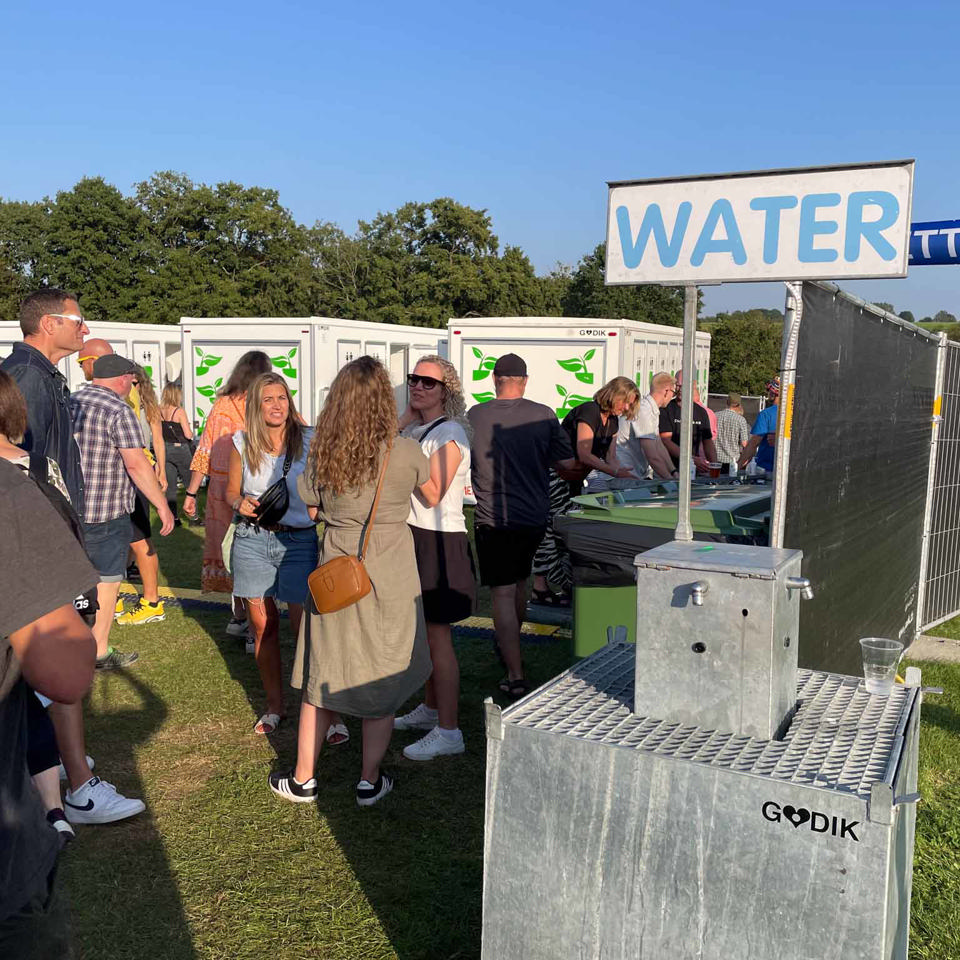 Vandpost med 4 berøringsfrie haner - Håndvaske og vandposter