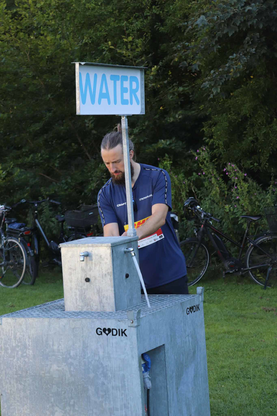 Vandpost med 4 berøringsfrie haner - Håndvaske og vandposter