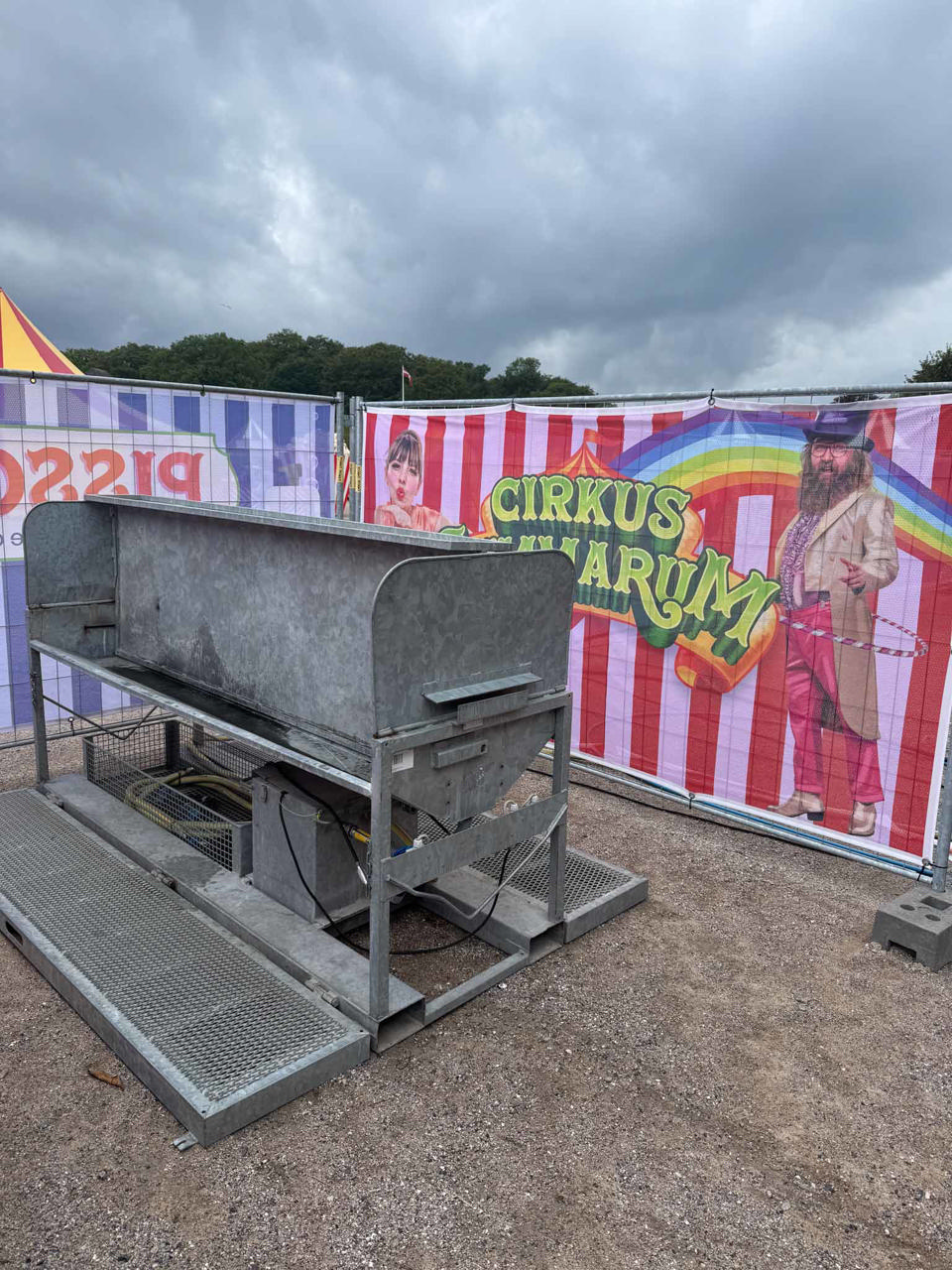 Urinalunit med afløbspumpe for 8 personer - Urinaler