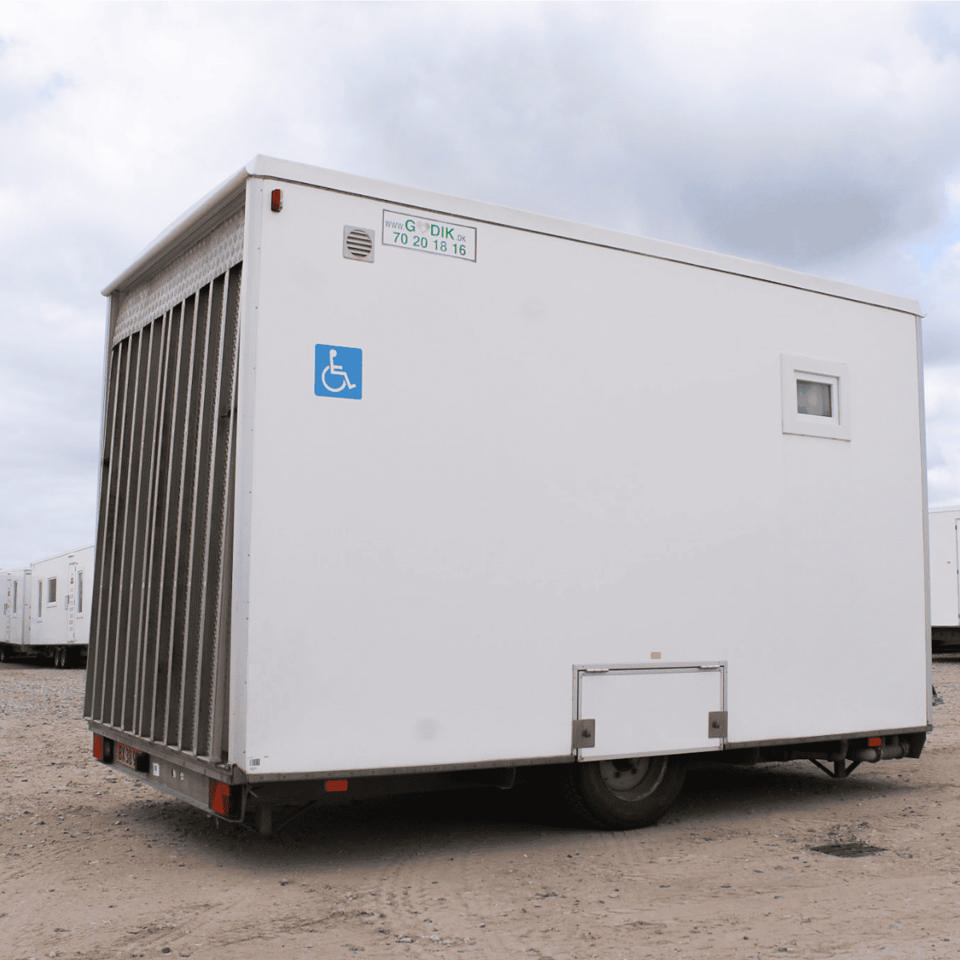 Handicap toilet m. travers lift - Pusle- og Handicaptoiletter