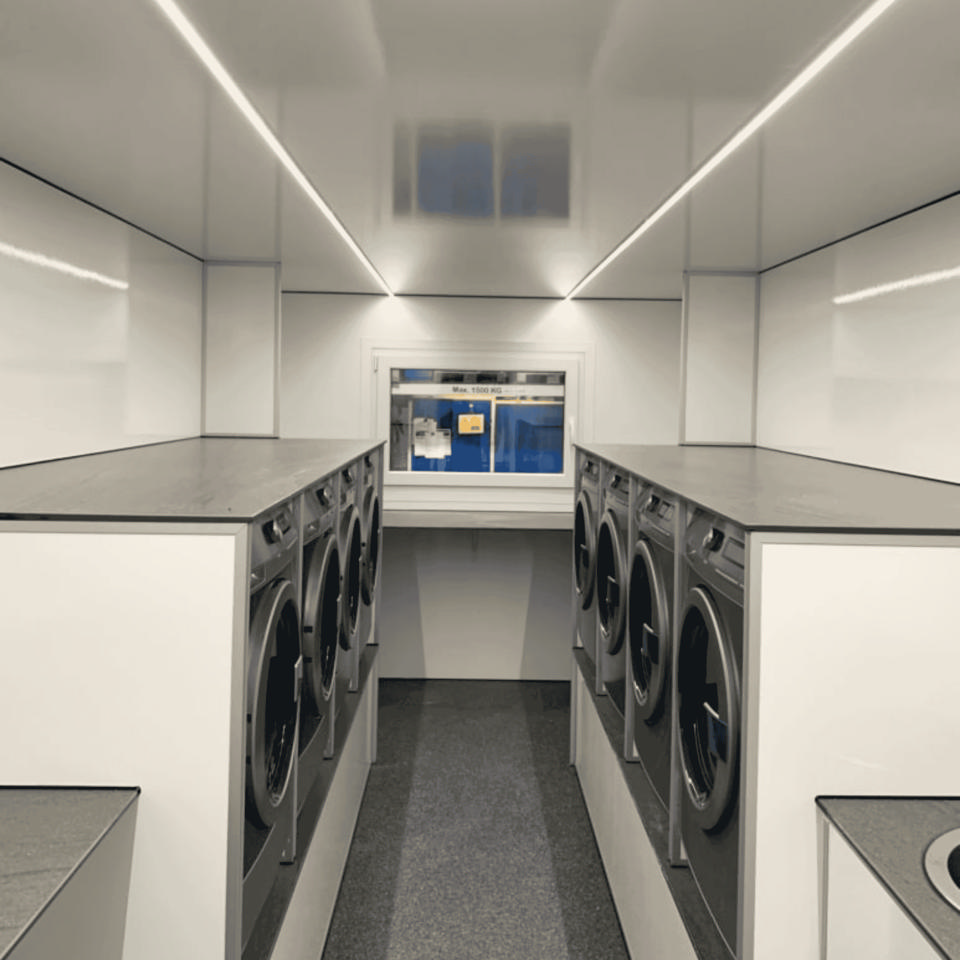 Vaskerivogn m/industrimaskiner - Opvaske- og vaskerivogne