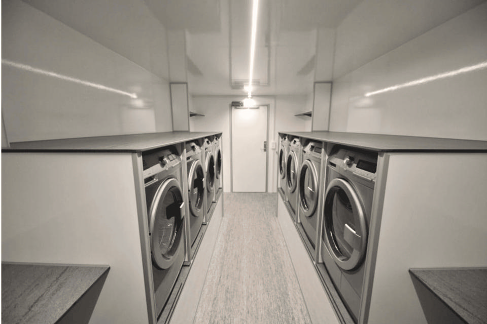 Vaskerivogn m/industrimaskiner - Opvaske- og vaskerivogne