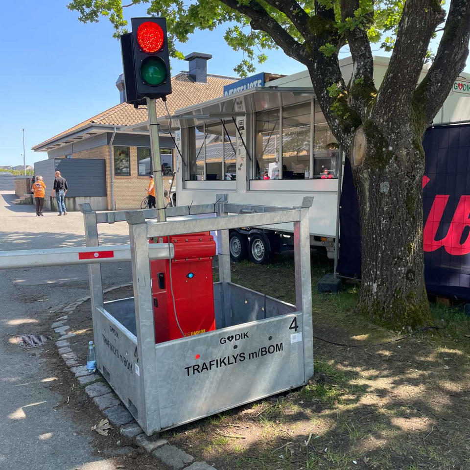 Trafiklys med bom - Hegn & afspærring