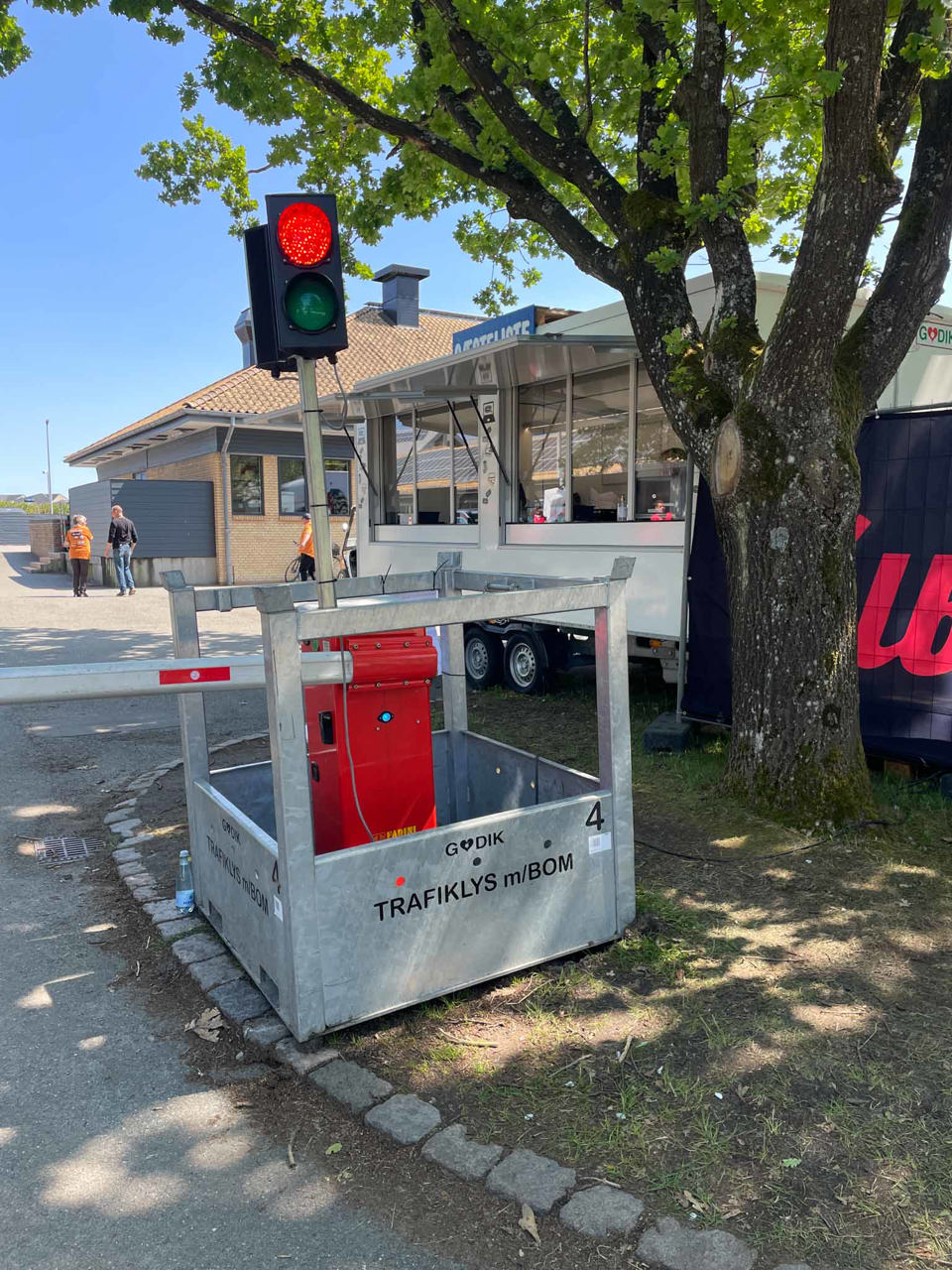 Trafiklys med bom - Hegn & afspærring