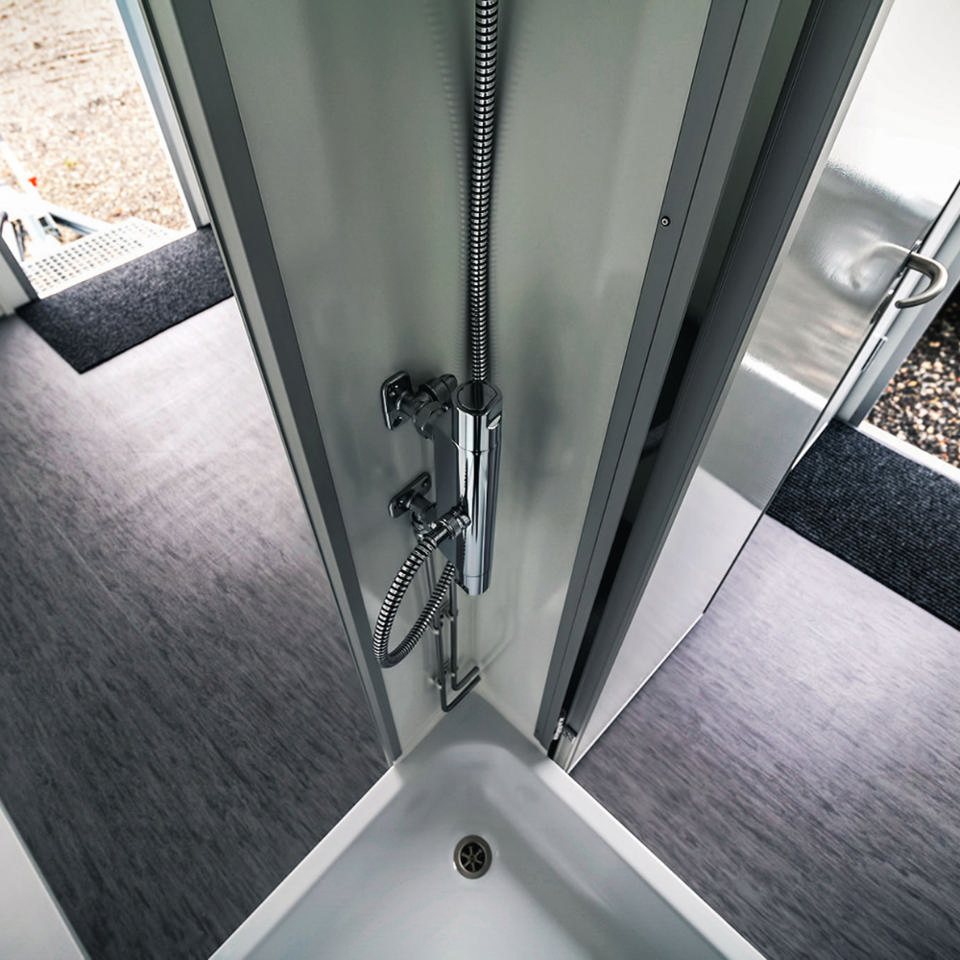 Bruseamatur i en miljøvogn, hvor ren og beskidt zone er opdelt